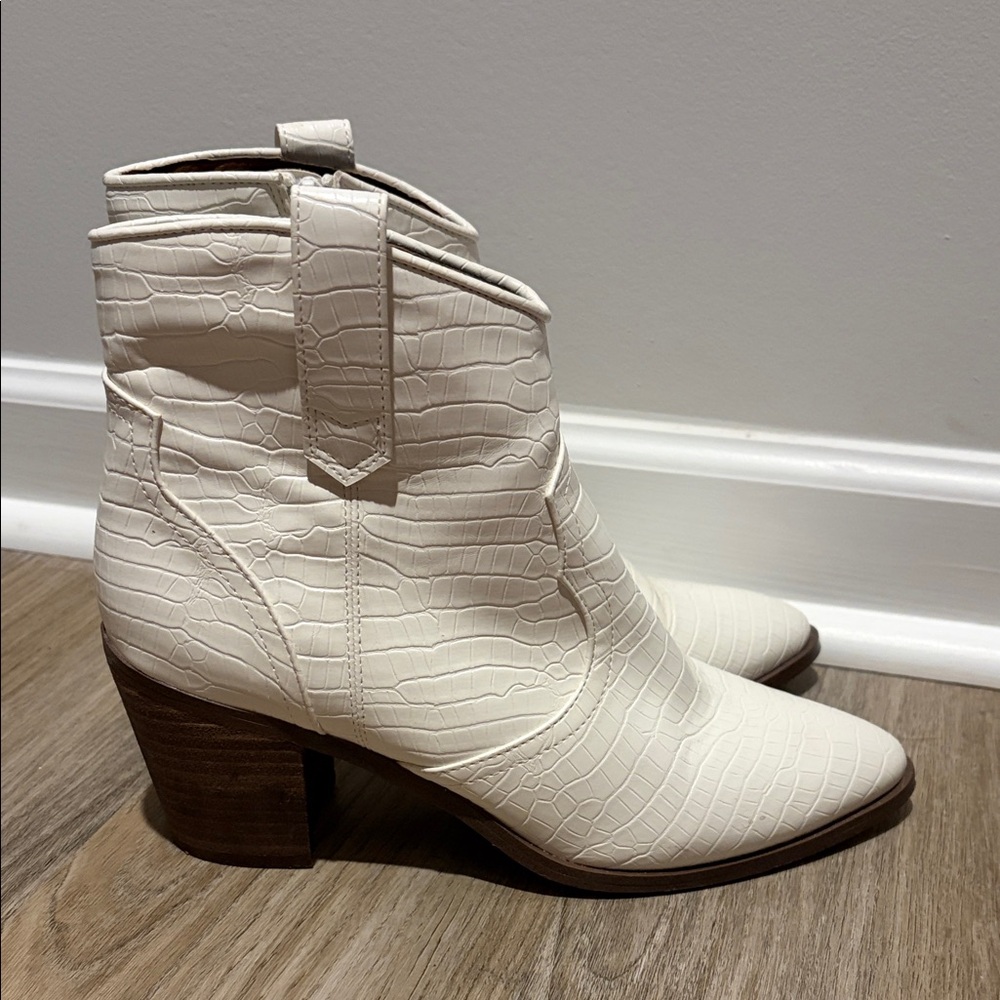 Report White Croc Ankle Boot